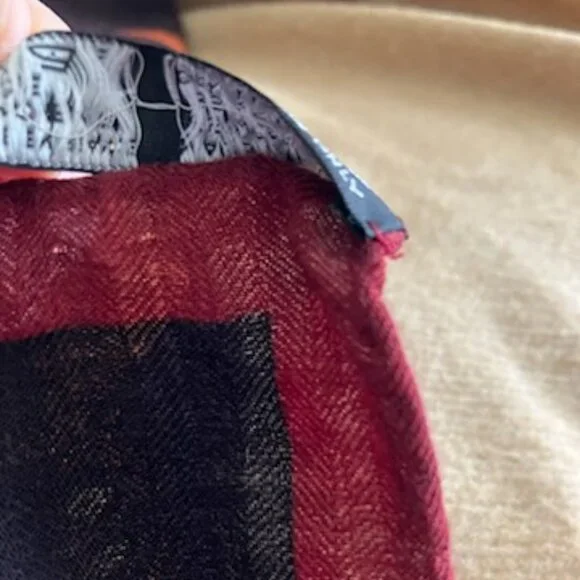 Hermes "Ombres et Lumieres" Cashmere and Silk Vintage Shawl - Picture 7 of 7